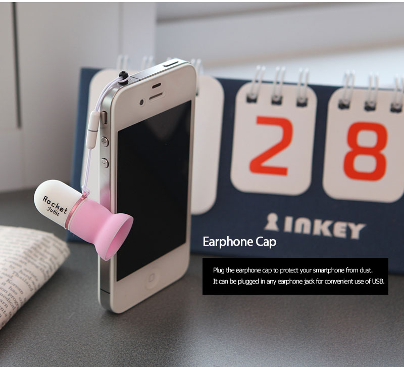 Earphone CapPlug the earphone cap to protect your smartphone from dust.It can be plugged in any earphone jack for convenient use of USB.